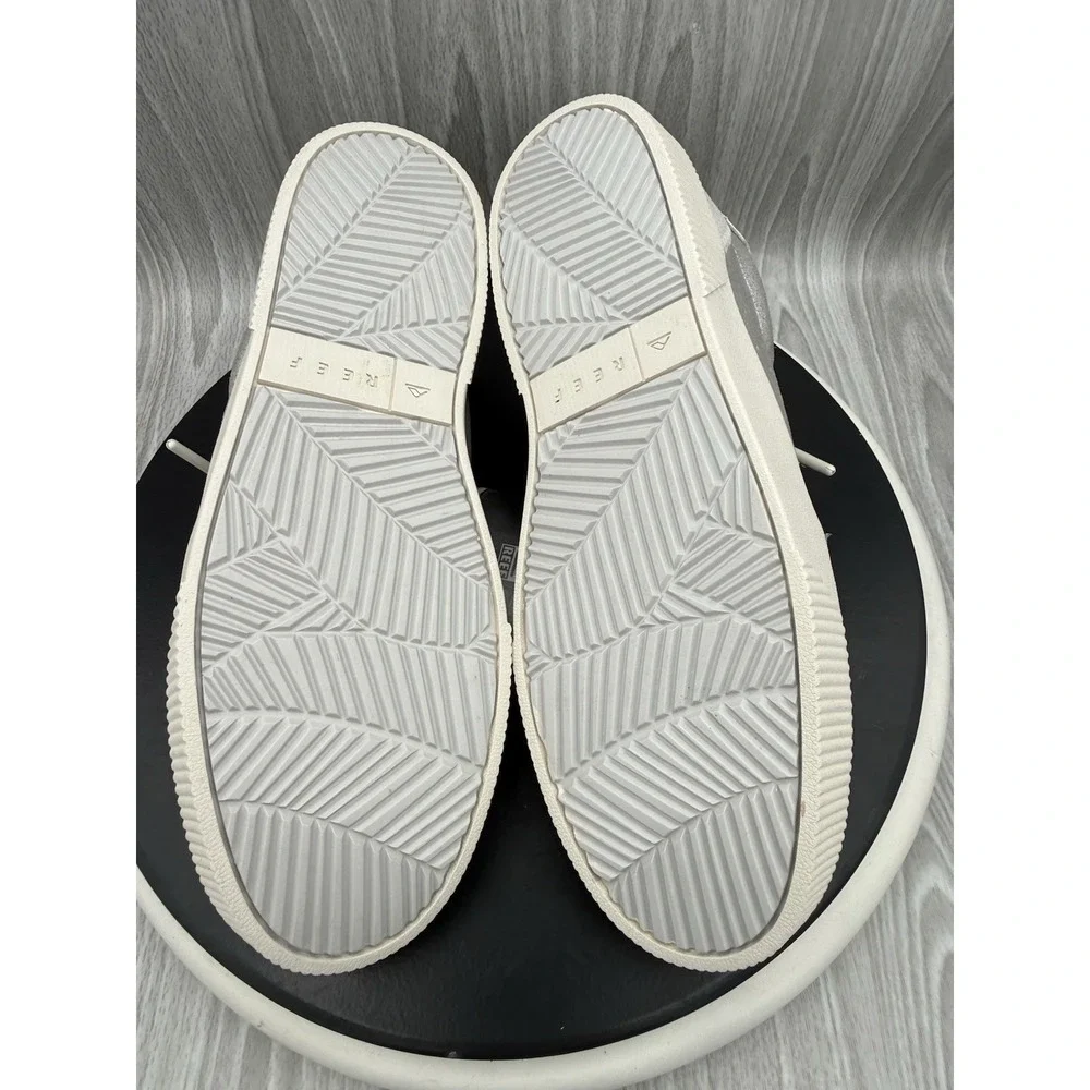 Reef Lay Day Seas Womens Size 10 Silver Suede Sneakers Casual Shoes CJ5985 NEW